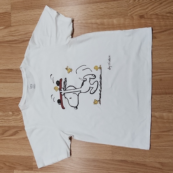 Uniqlo Tops - UNIQLO Peanuts Schulz tshirt size medium